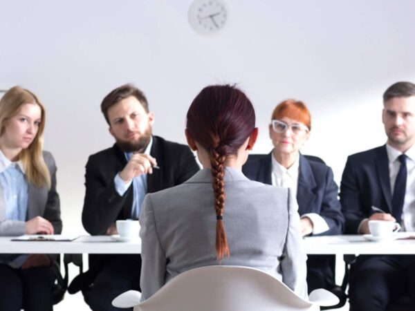 Dieu-kien-de-du-hoc-sinh-duoc-di-lam-them-tai-My