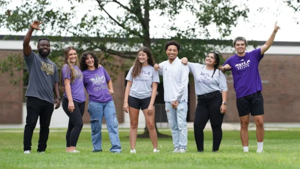 Ly-do-Dai-hoc-Avila-Arizona