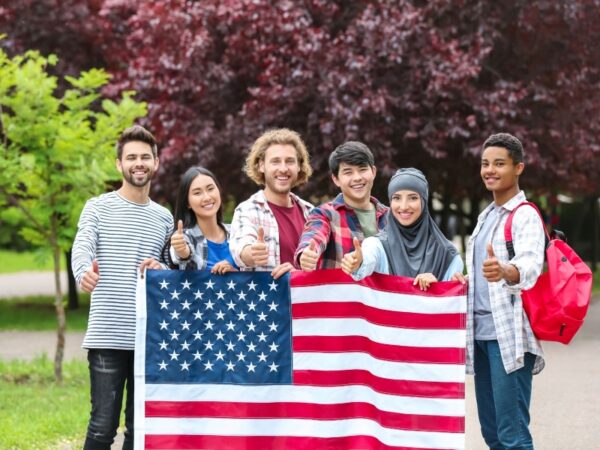 Yeu-cau-ve-do-tuoi-du-hoc-My