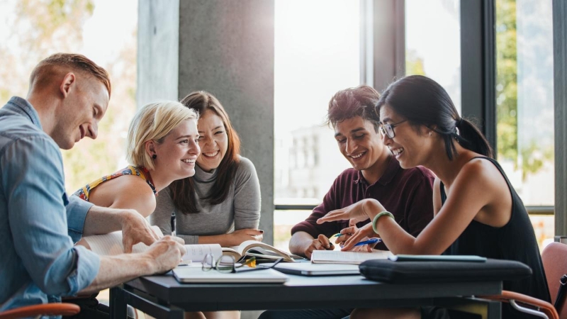 Sinh-vien-tim-kiem-viec-lam-them-tai-Uc-nhu-the-nao