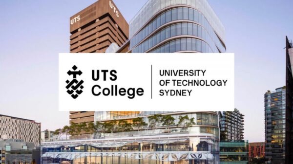 Thu-hang-va-uy-tin-hoc-thuat-cua-UTS